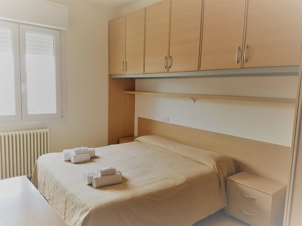 Residence Uno Studio&Suites Rimini Ngoại thất bức ảnh