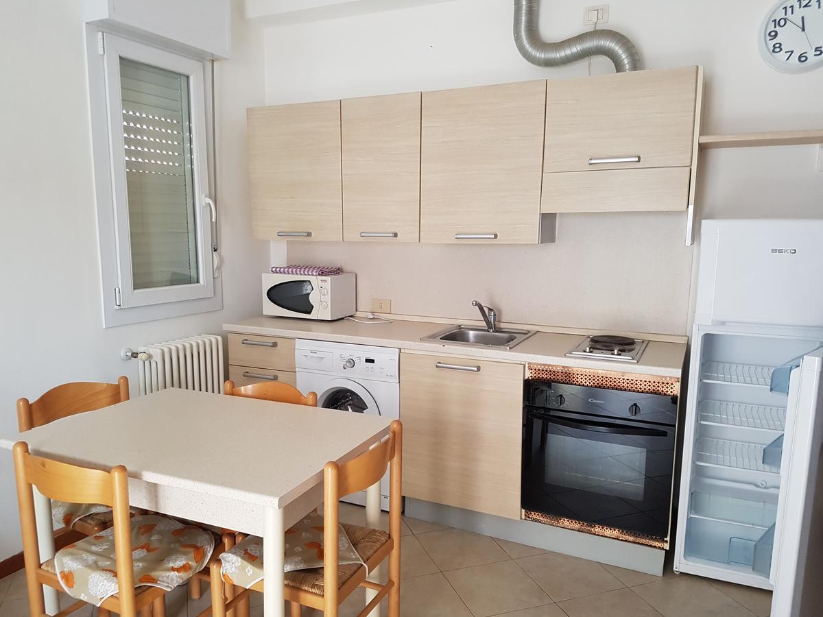 Residence Uno Studio&Suites Rimini Ngoại thất bức ảnh