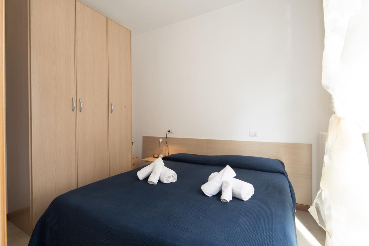 Residence Uno Studio&Suites Rimini Ngoại thất bức ảnh