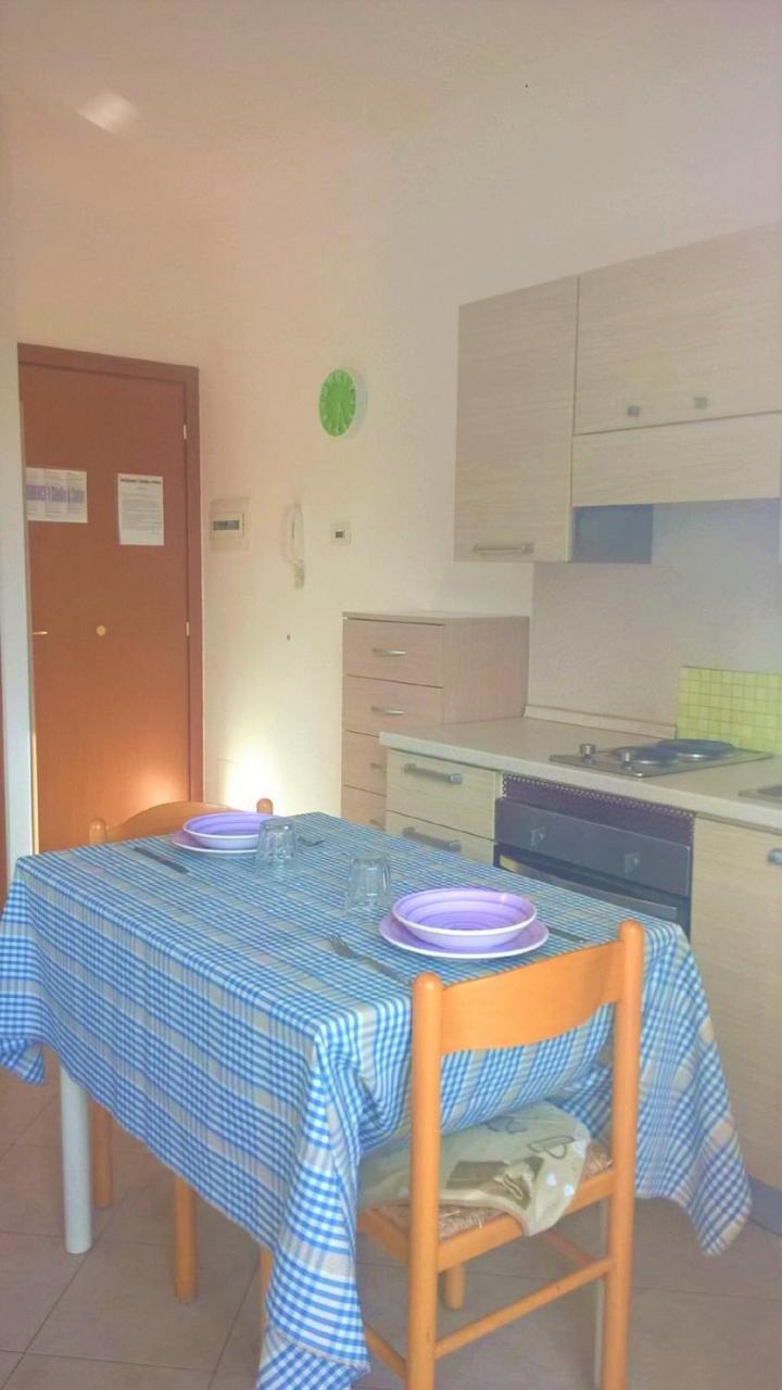 Residence Uno Studio&Suites Rimini Ngoại thất bức ảnh