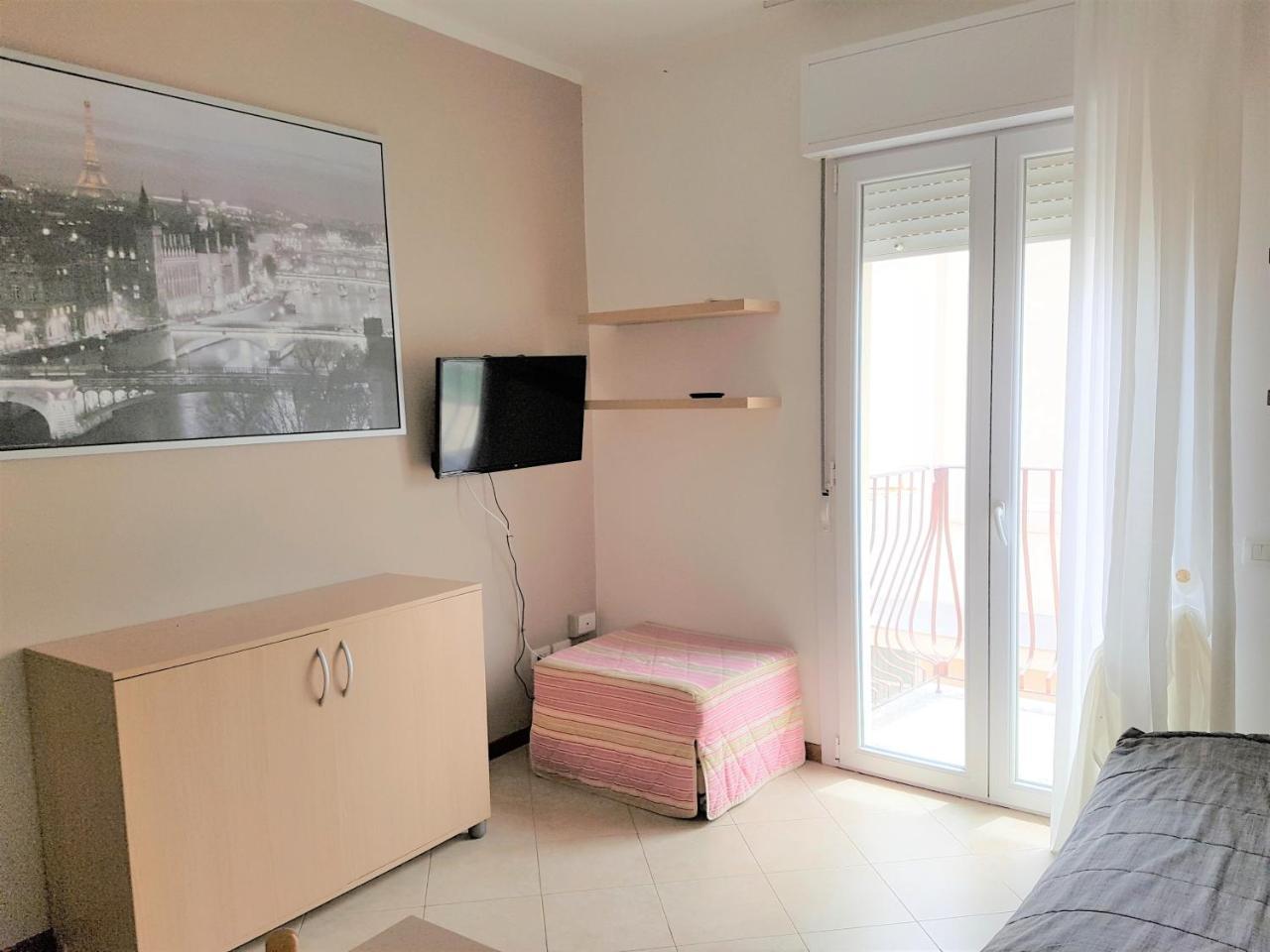 Residence Uno Studio&Suites Rimini Ngoại thất bức ảnh