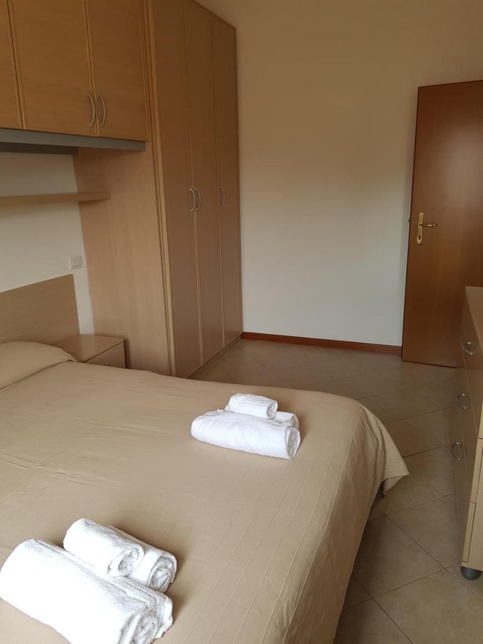 Residence Uno Studio&Suites Rimini Ngoại thất bức ảnh