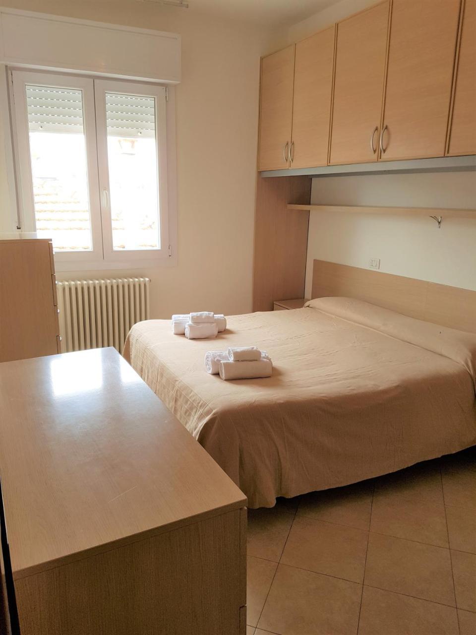 Residence Uno Studio&Suites Rimini Ngoại thất bức ảnh